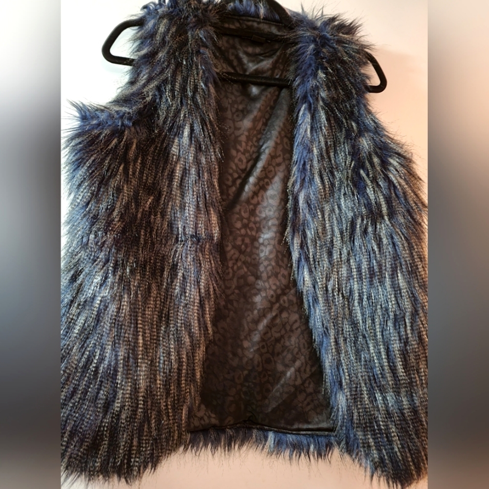 Buffalo David Britton faux fur dark blue & grey shaggy vest size Medium
